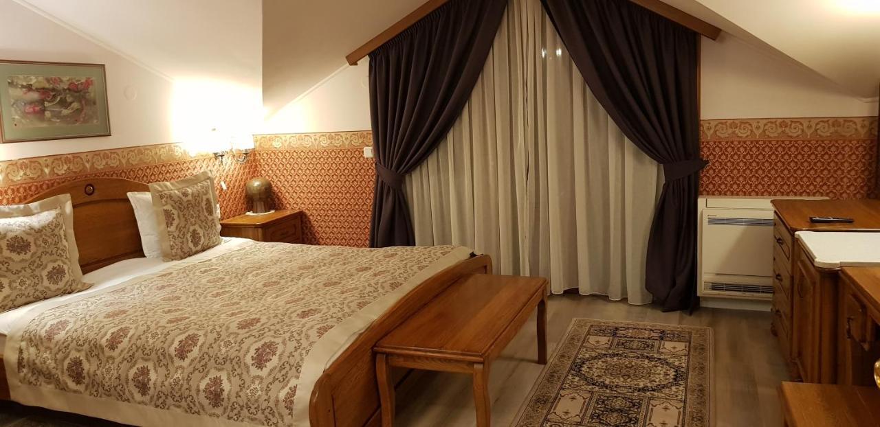 Hotel Odeon Plovdiv Esterno foto